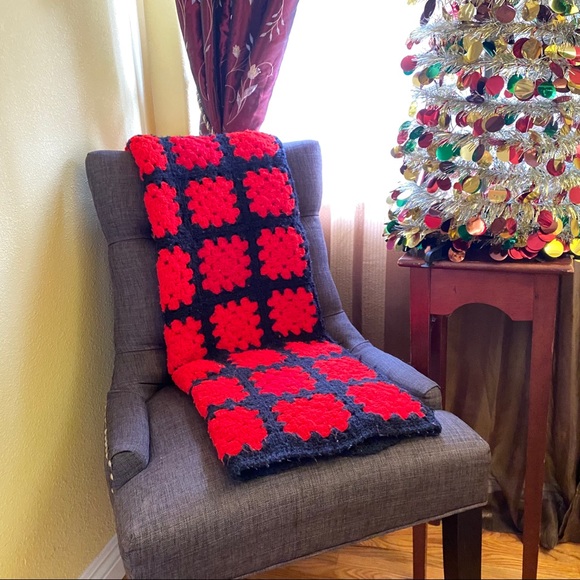 Vintage Granny Square Crochet Afghan Throw Blanket - Picture 2 of 11